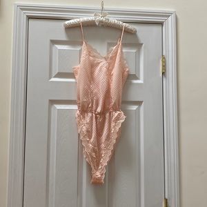VTG Delicates Lingerie, Size Small